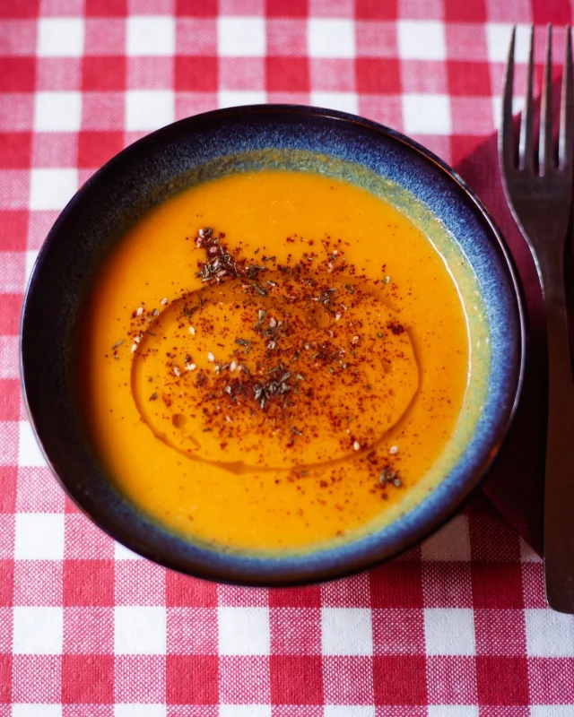 Il y a des plats qui ne cherchent pas à impressionner.
Juste à faire du bien.

🥄 Fait maison
🌿 Produits de saison
☀️ À déguster en terrasse ou en salle

Le genre d’assiette qu’on aime retrouver le midi au Café Ginette.

#toulousefood #cafeginette #restauranttoulouse #brasseriedequartier